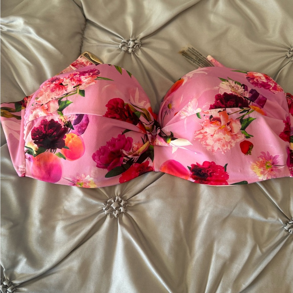 BEAUTIFUL VICTORIA SECRET BIKINI TOP